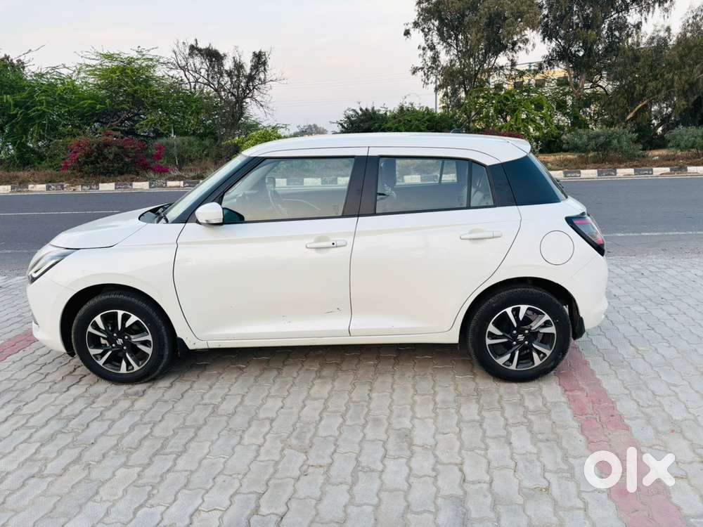 Maruti Suzuki New-gen Swift  2024 Petrol Showroom Condition