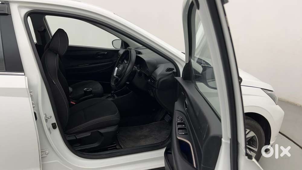 Hyundai I20 Asta (o) 1.2 Ivt, 2023, Petrol