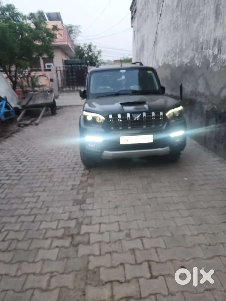 Mahindra Scorpio 2021 Diesel Manual
