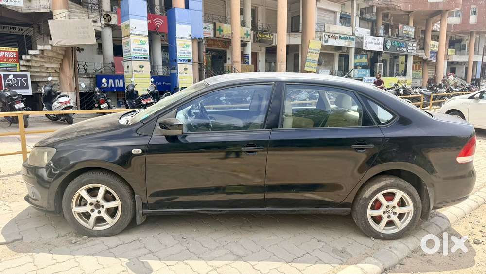 Volkswagen Vento 1.2 Tsi Highline Plus At, 2014, Petrol