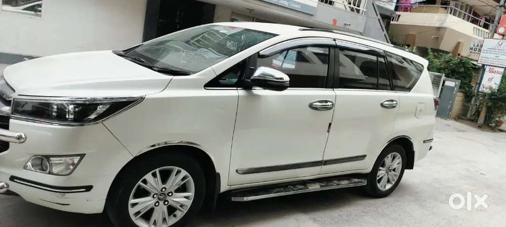 Toyota Innova Crysta 2.4 Z 11/2018