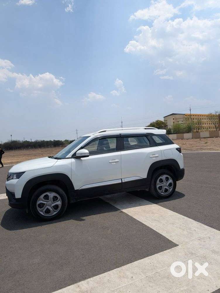 Maruti Suzuki Brezza 1.5 Lxi Smart Hybrid, 2024, Petrol