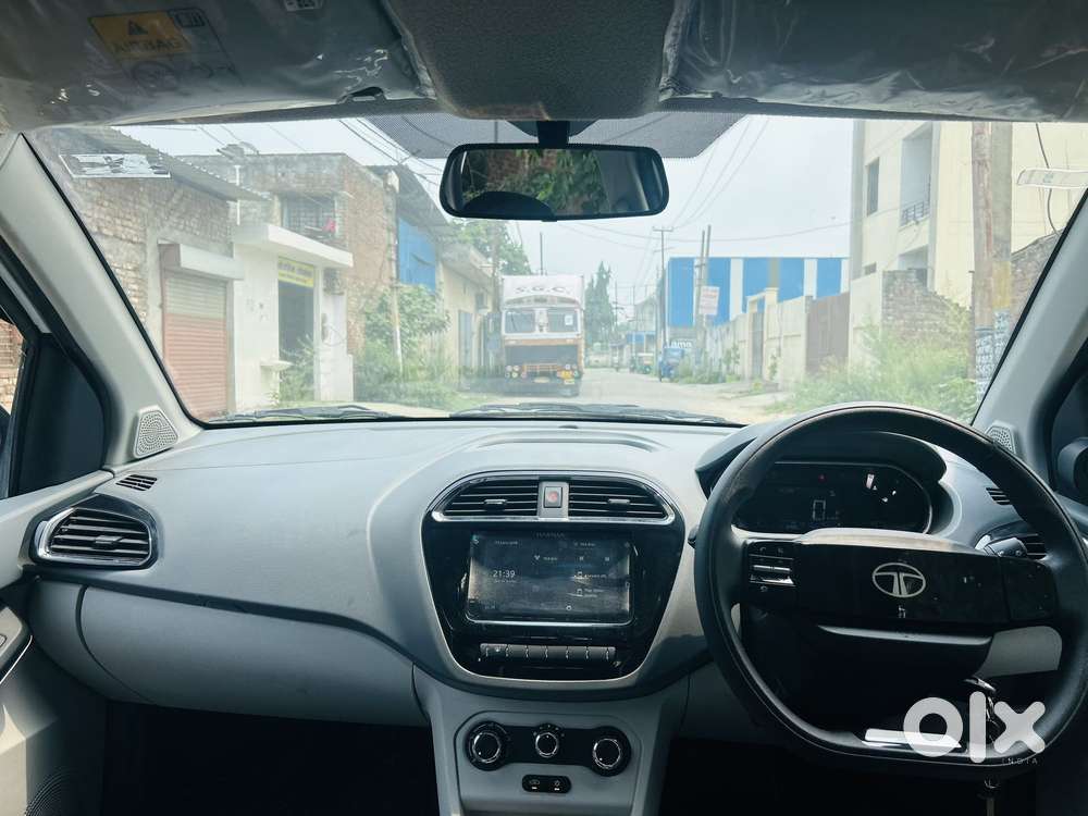 Tata Tiago 1.2 Revotron Xt (o), 2025, Petrol