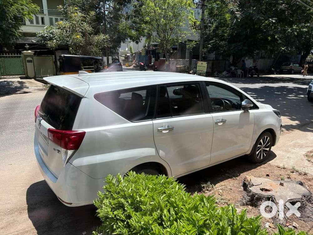Toyota Innova Crysta 2022 Petrol 125000 Km Driven