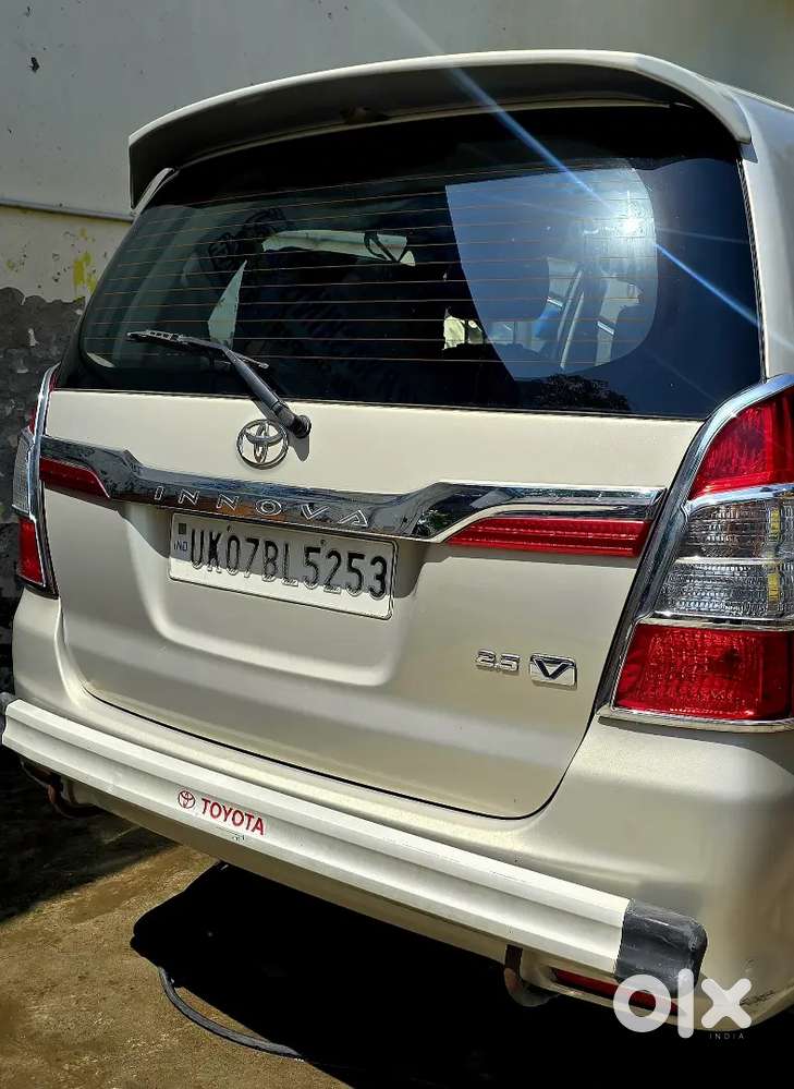 Toyota Innova 2.5 V  7 Seater Bs4.