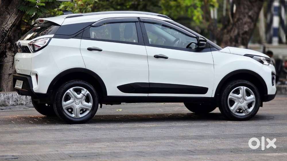 Tata Nexon 1.5 Revotorq Xma Plus (s) Amt, 2022, Petrol