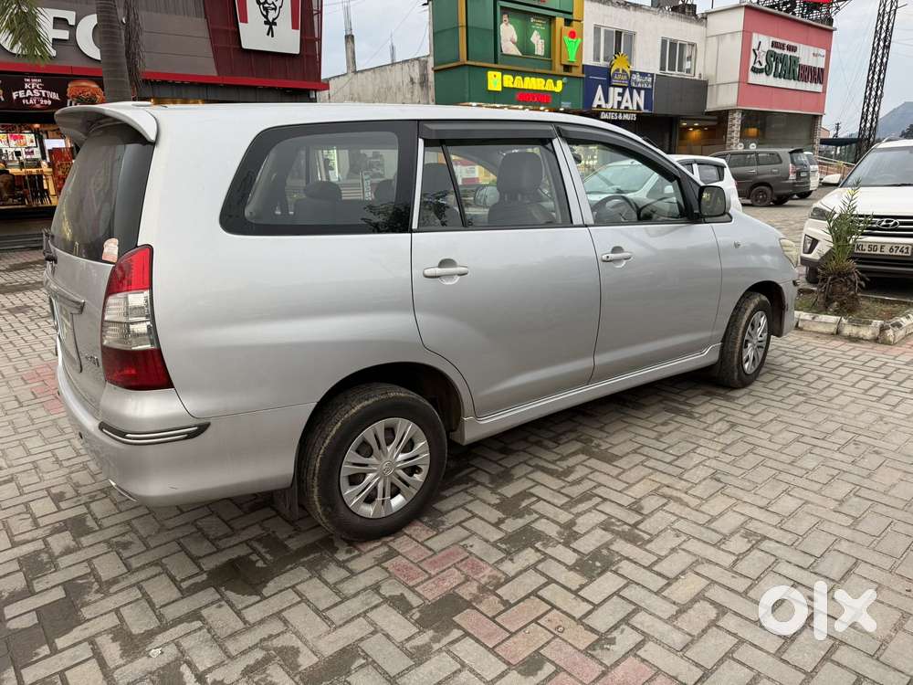 Toyota Innova 2.5 Gx (diesel) 8 Seater Bs Iv, 2013, Diesel