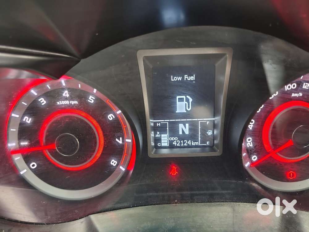 Mahindra Xuv300 W8, 2023, Petrol