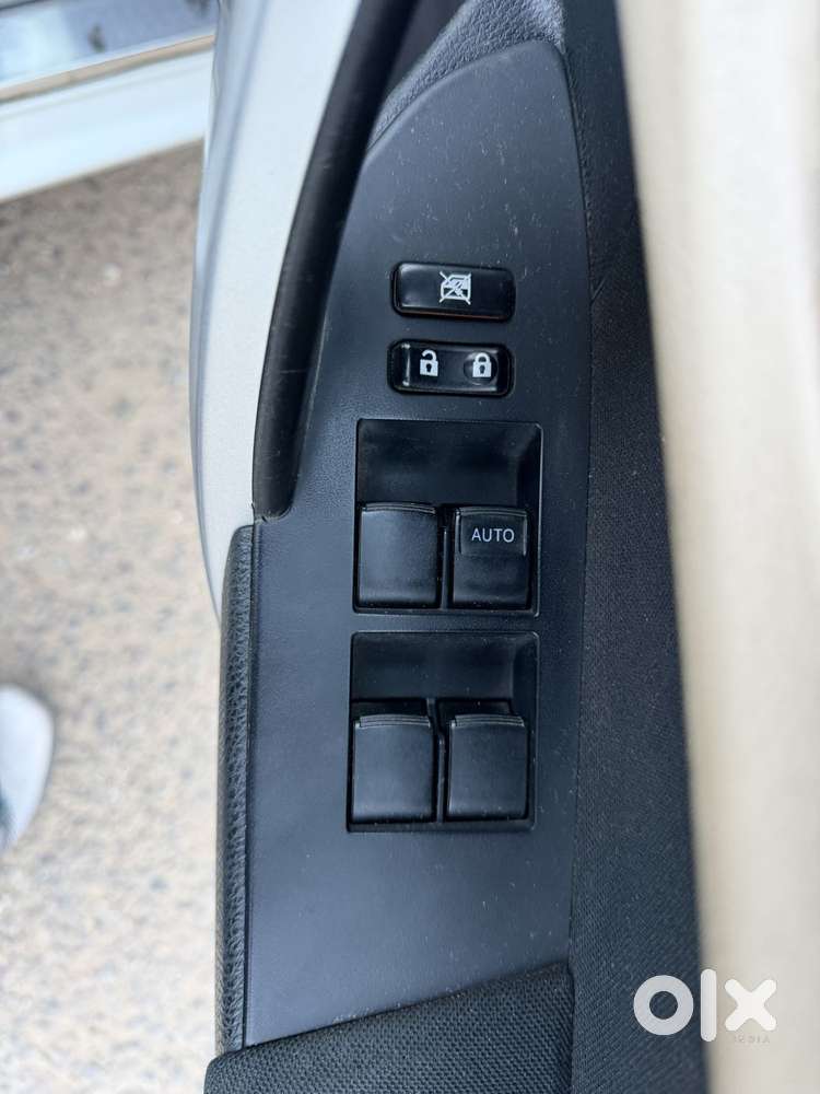Toyota Corolla Altis G At, 2015, Petrol