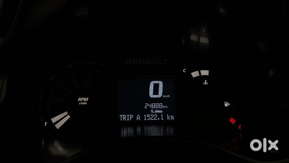 Renault Triber Rxt, 2023, Petrol