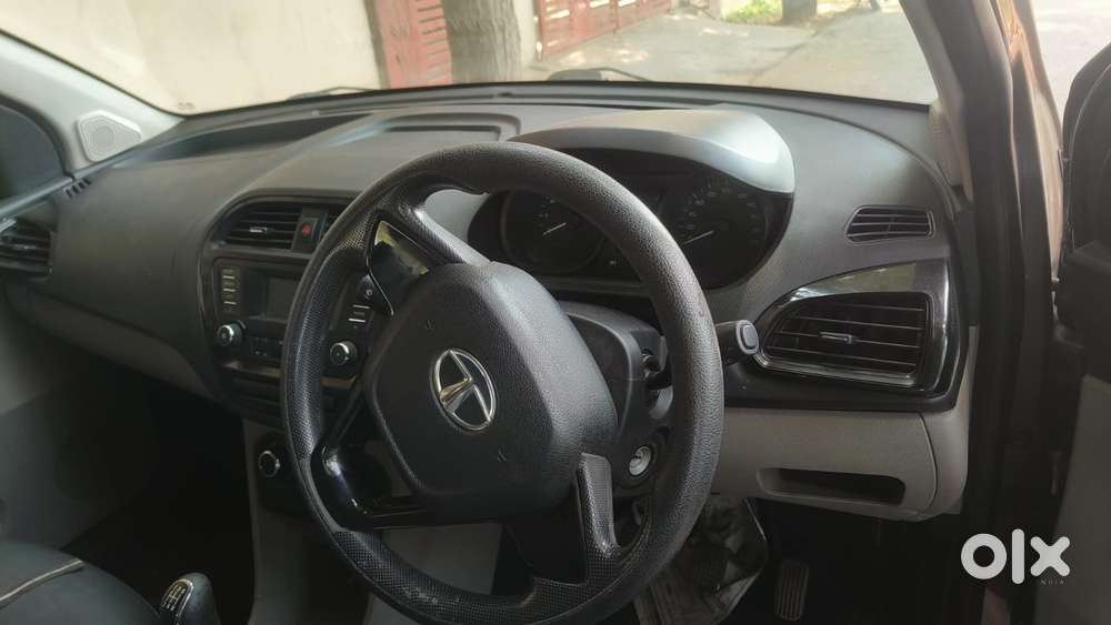 Tata Tiago, 2018, Petrol