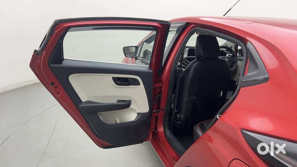 Tata Altroz 1.2 Xt, 2022, Petrol