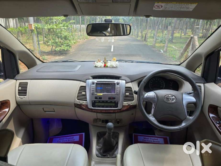 Toyota Innova 2.5 V 8 Str, 2015, Diesel