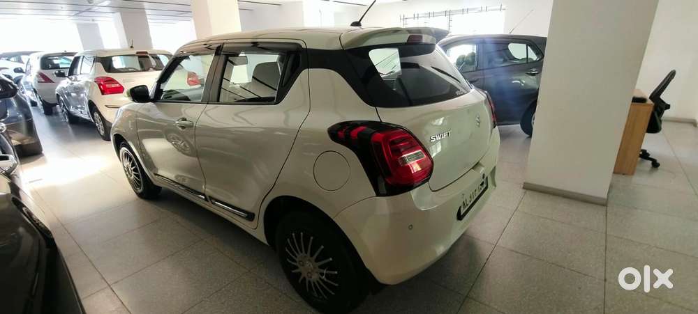 Maruti Suzuki Swift Vxi + Manual, 2019, Petrol