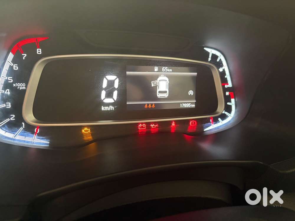 Kia Sonet Petrol Manual Oct 2025