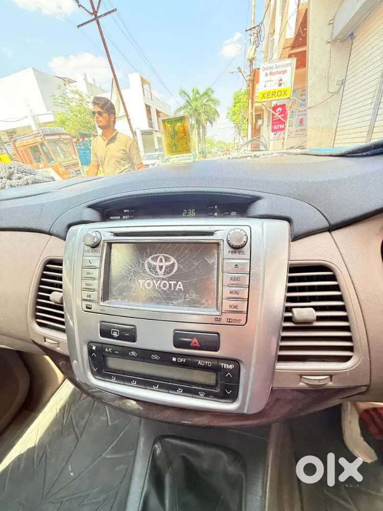 Toyota Innova 2015 Ending  Diesel Well Maintained