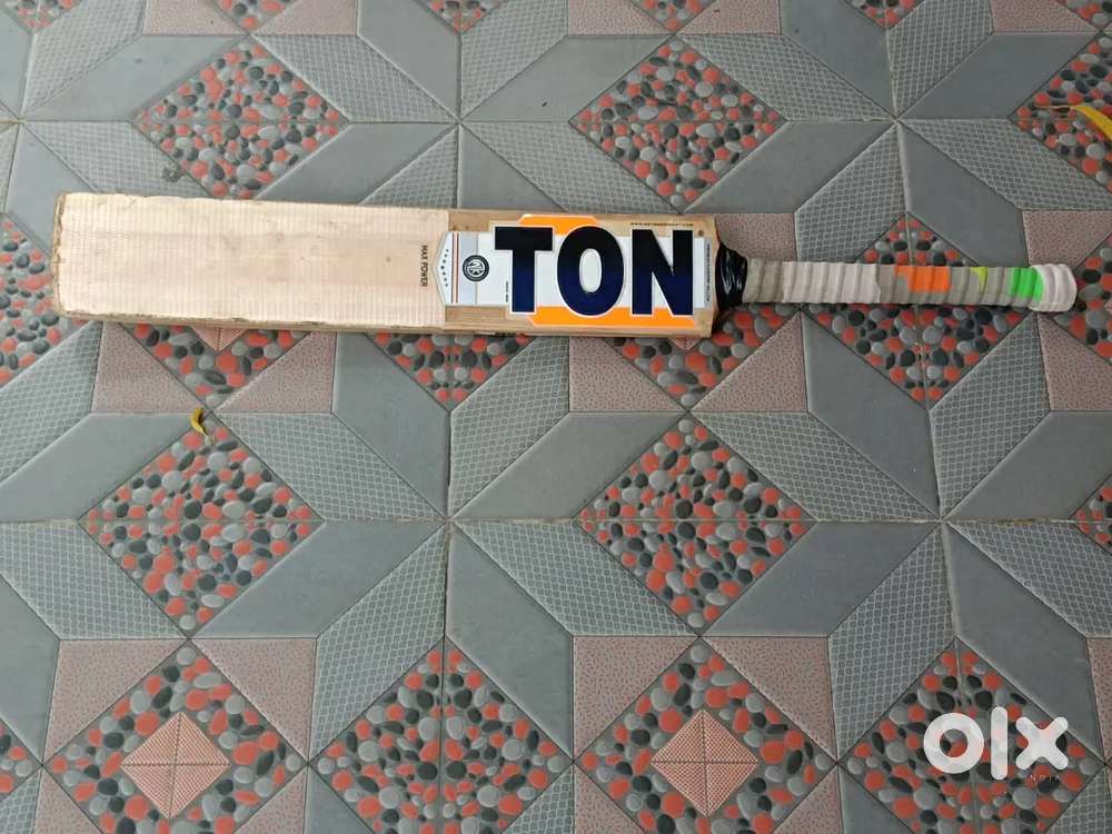 TON cricket bat (premium kashmir willow