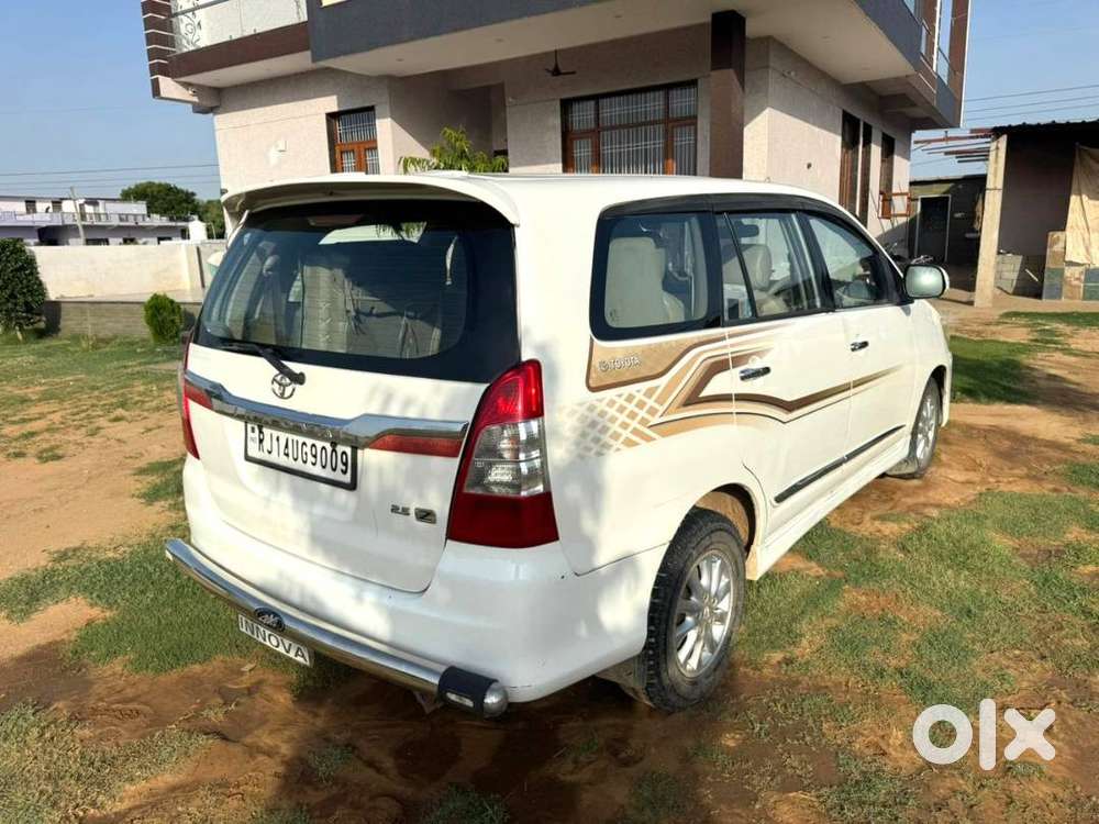 Toyota Innova 2.5 Z Diesel, 2015, 7-seater (bs4) – Mint Condition, Cap