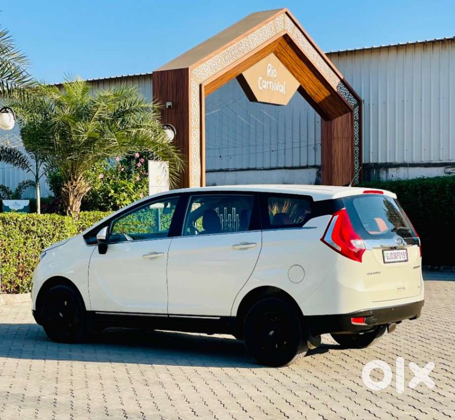 Mahindra Marazzo M6 8Str, 2018, Diesel - Cars in Nana Varachha