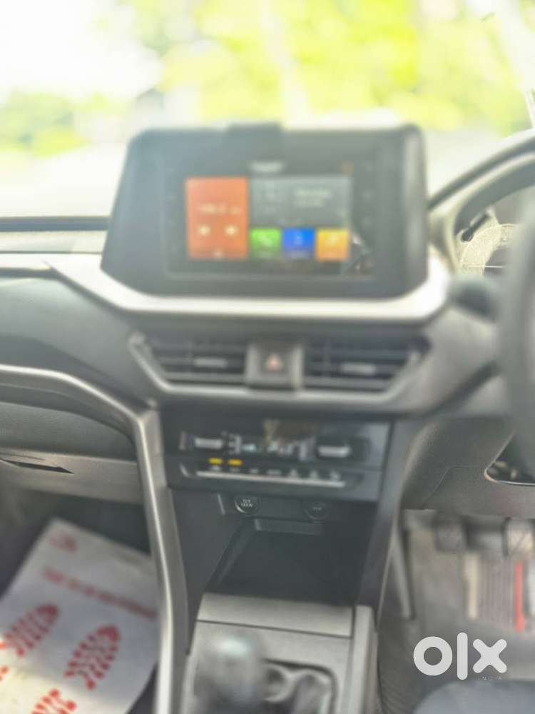 Maruti Suzuki Brezza 1.5 Vxi Smart Hybrid, 2022, Petrol