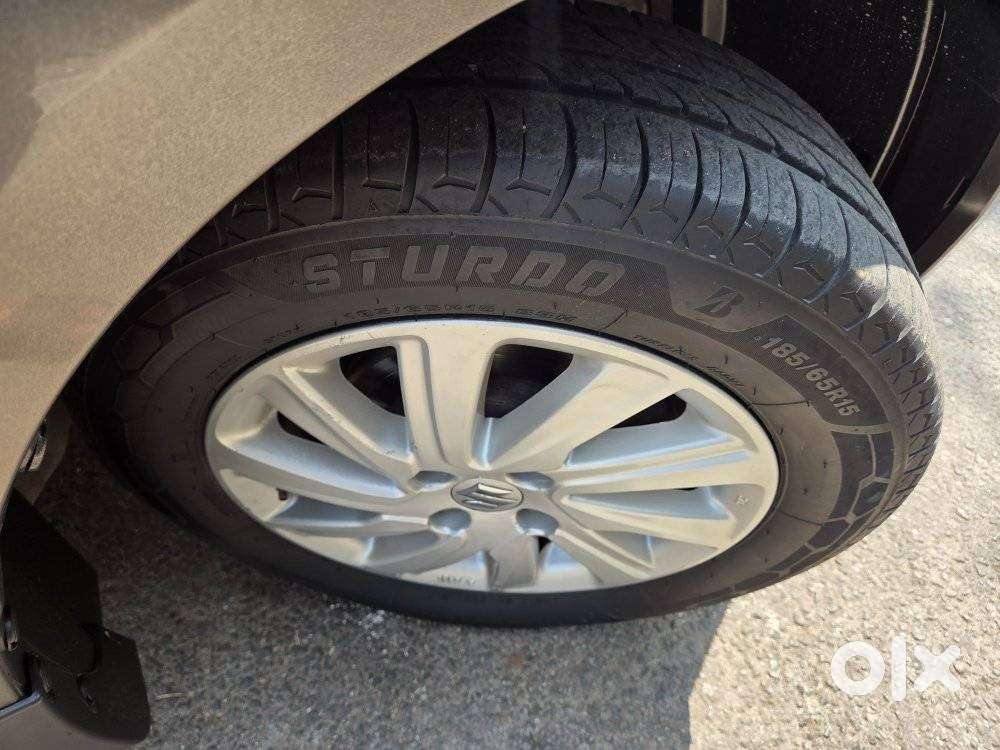 Maruti Suzuki Swift Dzire 1.2 Zxi Bsiv, 2015, Petrol