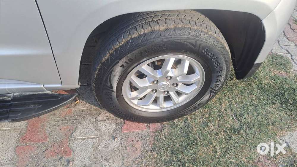 Mahindra Tuv 300 T8, 2017, Diesel