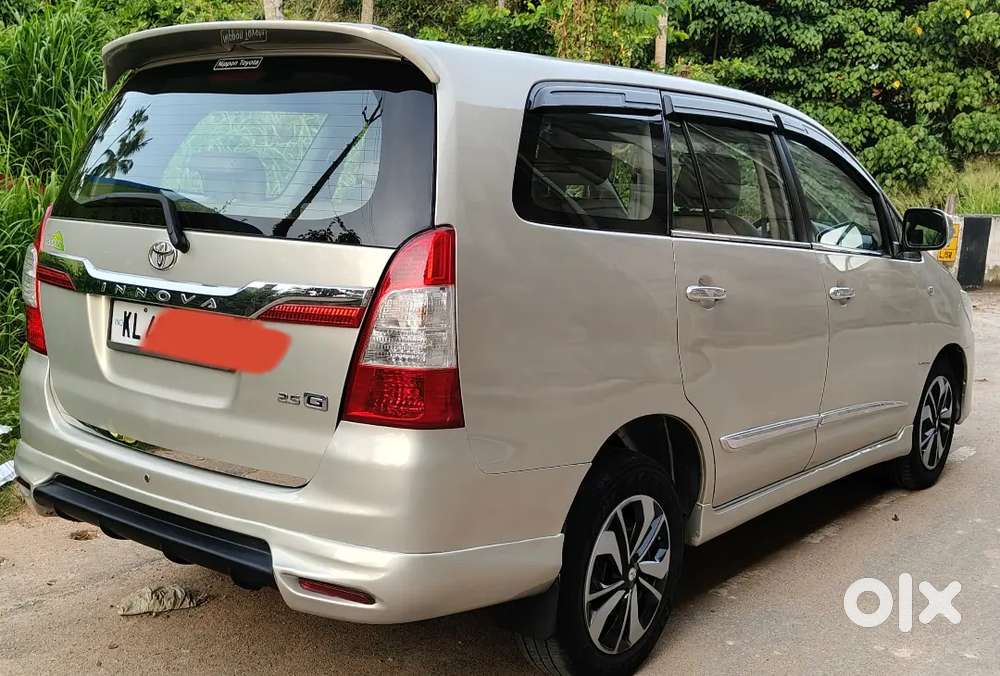 Toyota Innova 2012 G