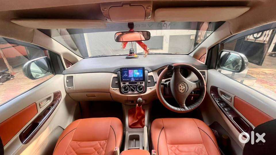 Toyota Innova 2.5 G (8 Seater) - 2011  Pristine Engine Condition