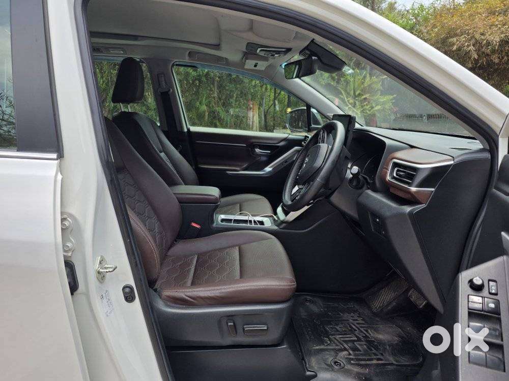 Toyota Innova Hycross 2.0 Zx (o) Hybrid 7 Str, 2023, Petrol