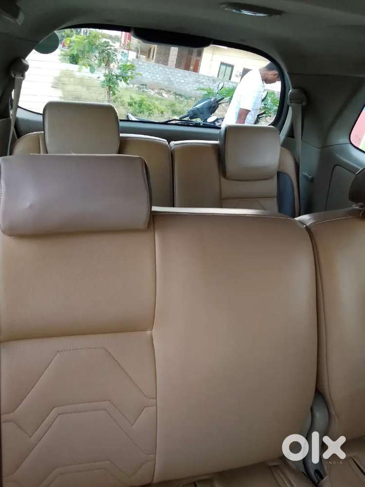 Toyota Innova 2012 Diesel 260000 Km Driven
