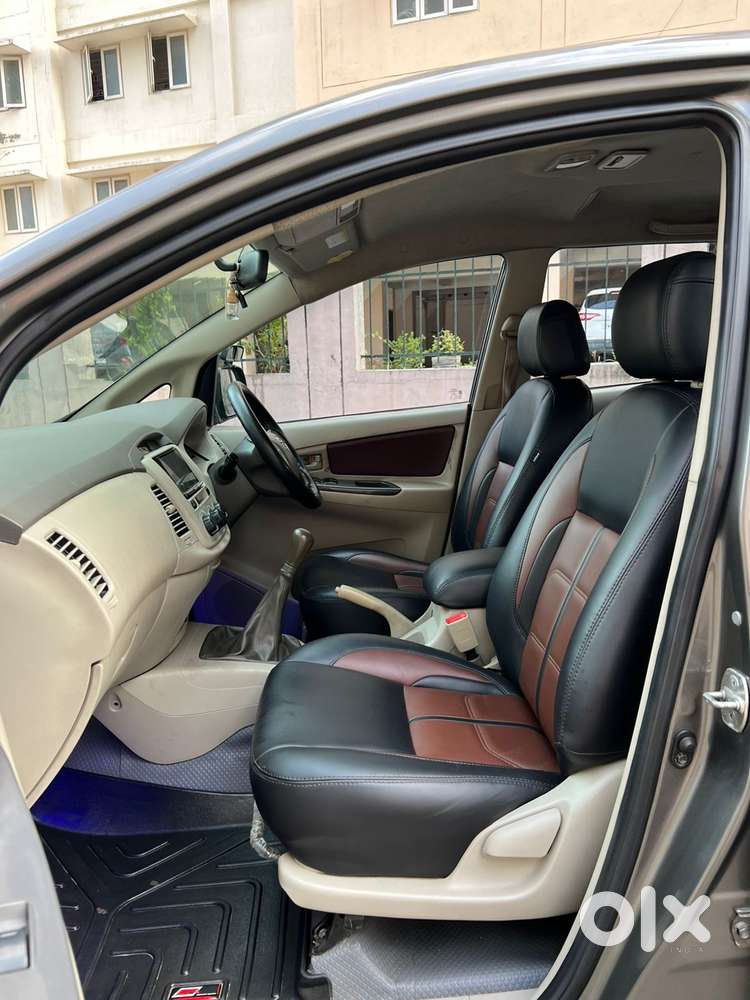 Toyota Innova 2.5 Gx (diesel) 8 Seater Bs Iv, 2014, Diesel