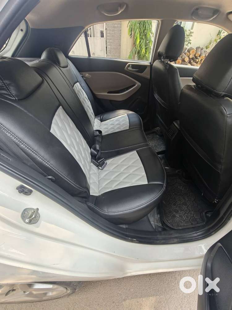 Hyundai I20 White -top End