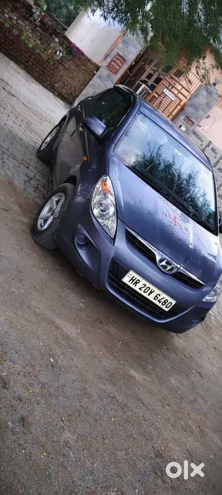 Hyundai I20 Magna Petrol 2011 Model , 14 Inch New Alloy Wheels