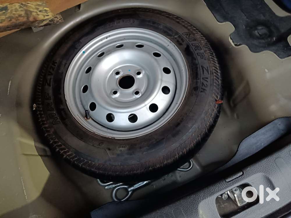 Maruti Suzuki Swift Dzire Lxi Option, 2017, Petrol