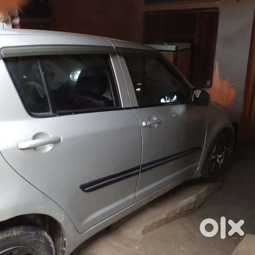 Maruti Suzuki Swift 2010 Cng & Hybrids 100000 Km Driven