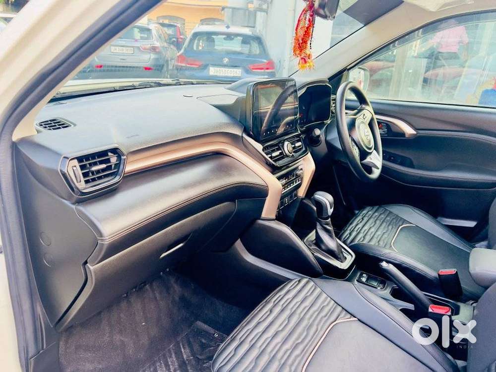 Maruti Suzuki Grand Vitara 1.5 Zeta Plus Intelligent Hybrid Ecvt, 20..