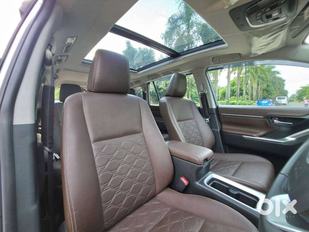 Toyota Innova Hycross 2.0 Zx (o) Hybrid 7 Str, 2024, Petrol