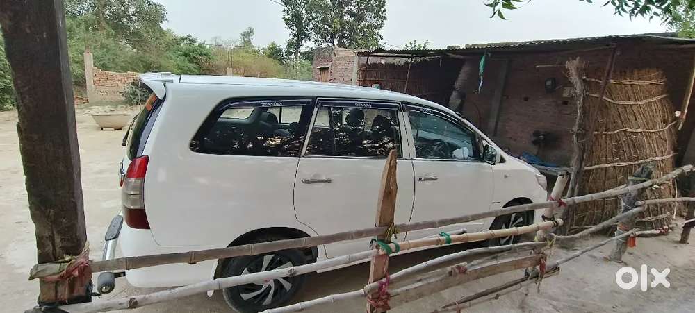 Toyota Innova 2014