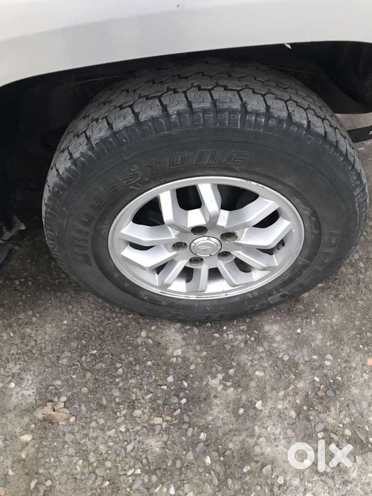 Mahindra Tuv 300 T8, 2016, Diesel