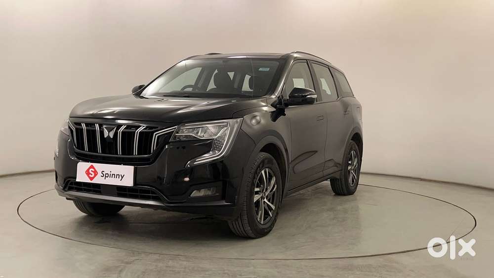 Mahindra Xuv700 2.0 Ax 5 Petrol Mt 7 Str, 2025, Petrol