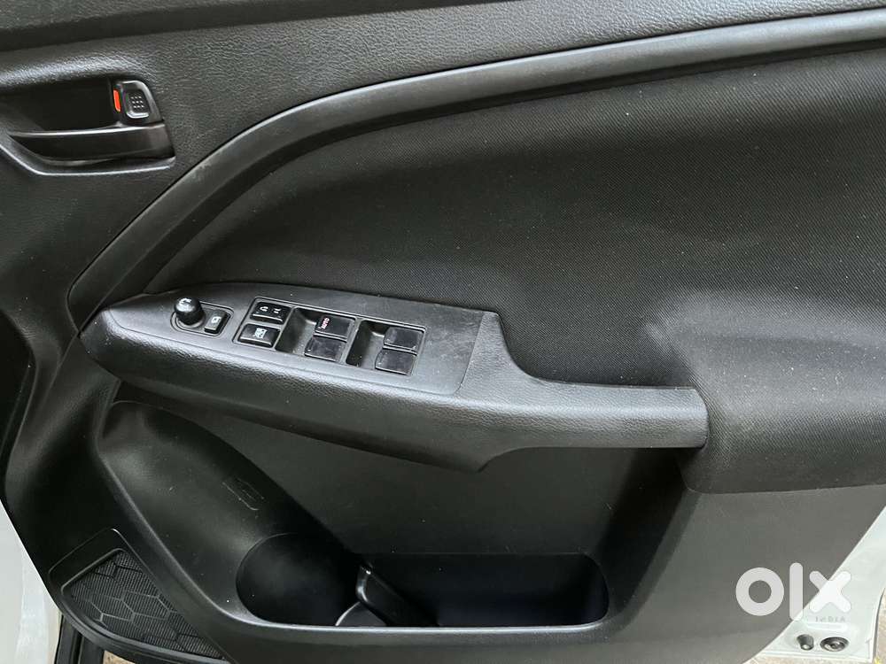 Maruti Suzuki Brezza 1.5 Vxi Smart Hybrid, 2023, Petrol