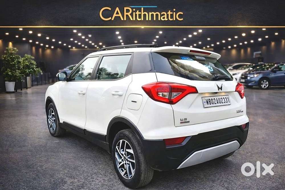 Mahindra Xuv300 1.2 W8 (o) Amt Petrol, 2023, Petrol