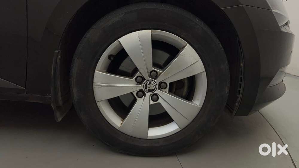 Skoda Superb [ ] 1.8 Style Tsi At, 2018, Petrol