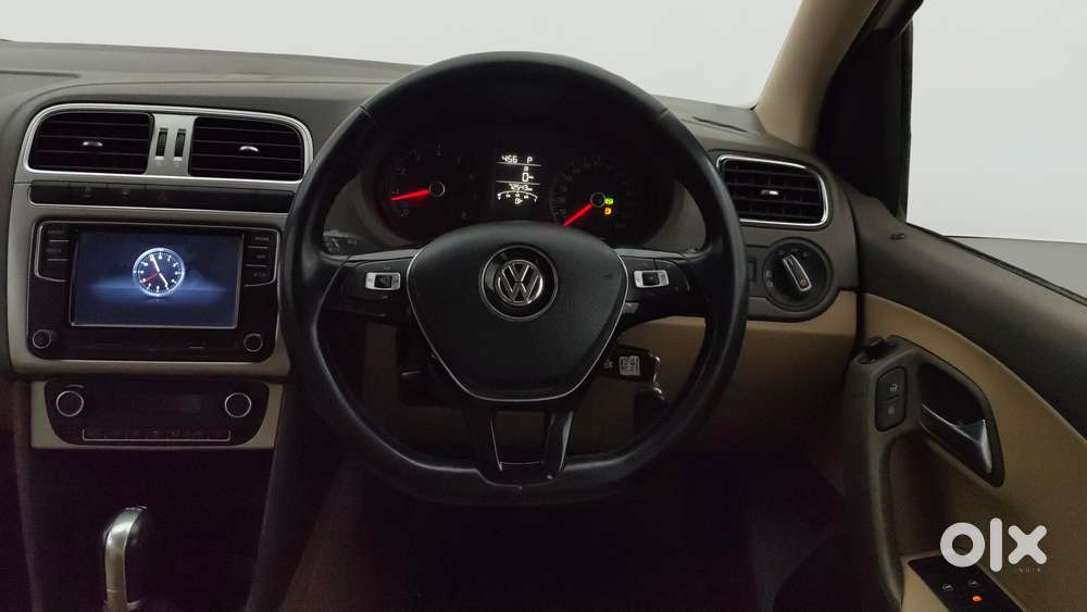 Volkswagen Vento 1.2 Highline Plus At 16 Alloy, 2017, Petrol