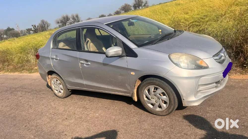 Clean Honda Amaze 2014