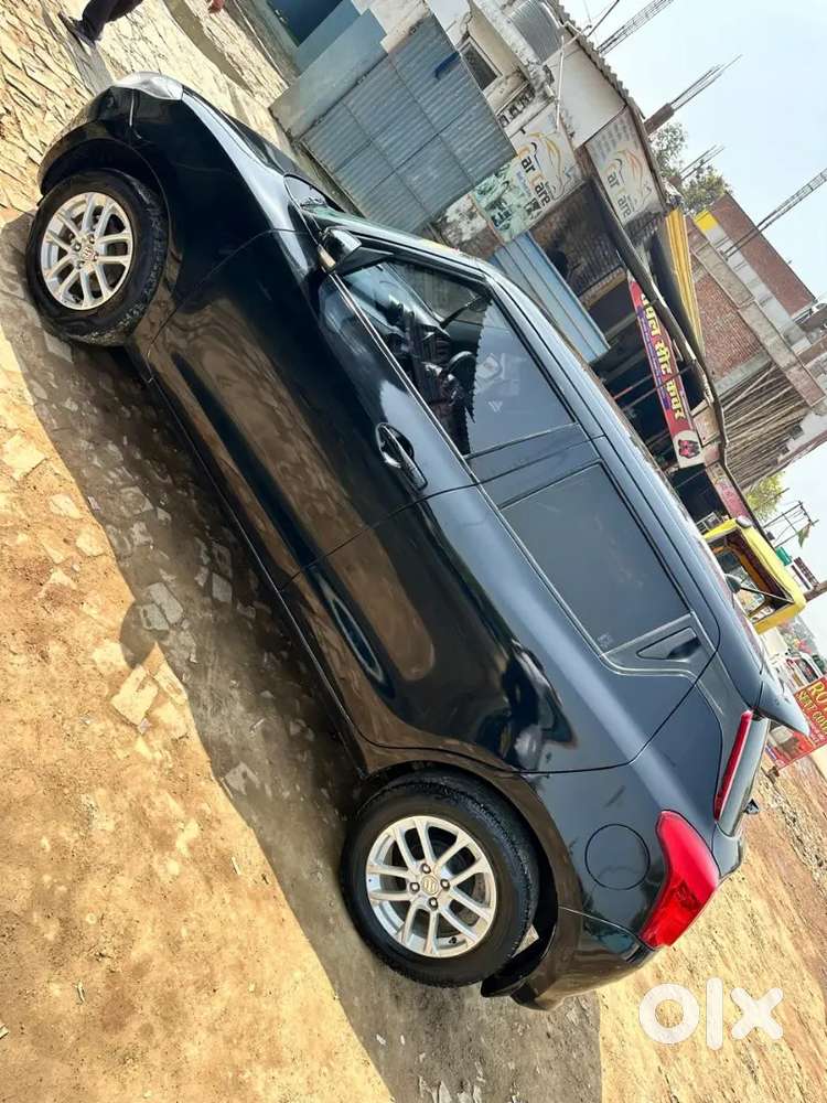 Top Zxi Condition 39200 Km Chali Hai 1 Hath Se Gadi Use Hui Hai