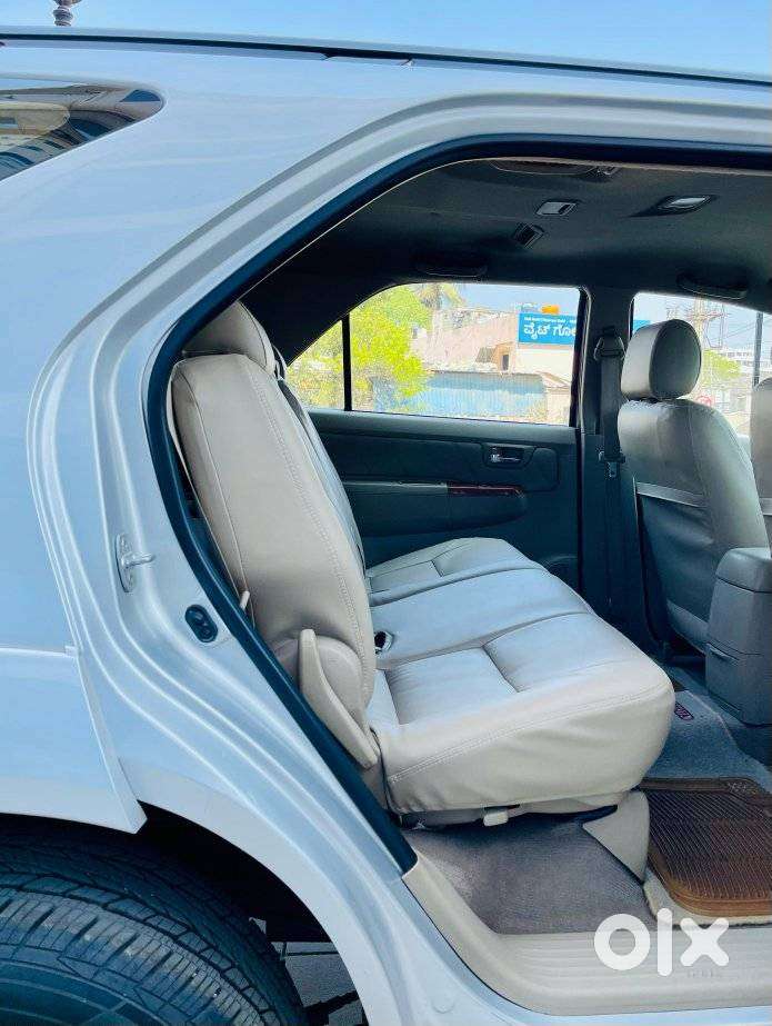 Toyota Fortuner 3.0 4x4 Manual, 2011, Diesel