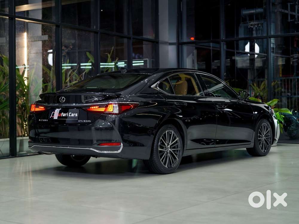 Lexus Es Petrol 2024