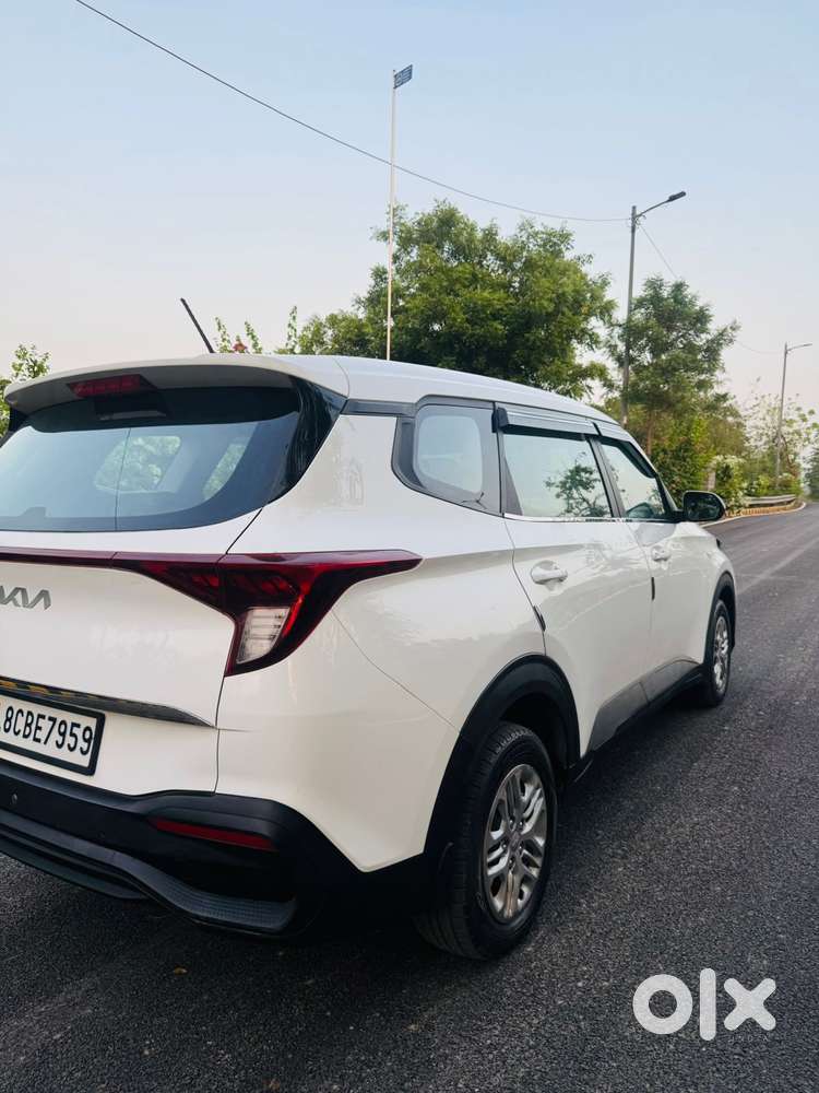 Kia Carens 1.4 Premium 7 Str, 2023, Petrol