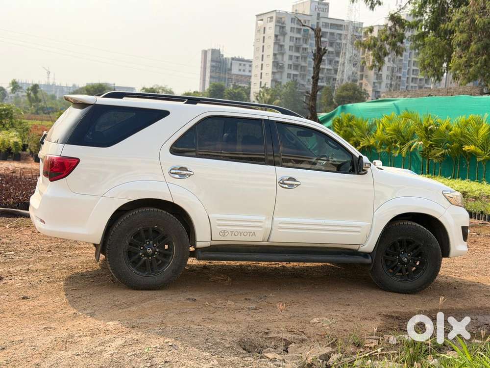 Toyota Fortuner 4x2 Manual, 2014, Diesel